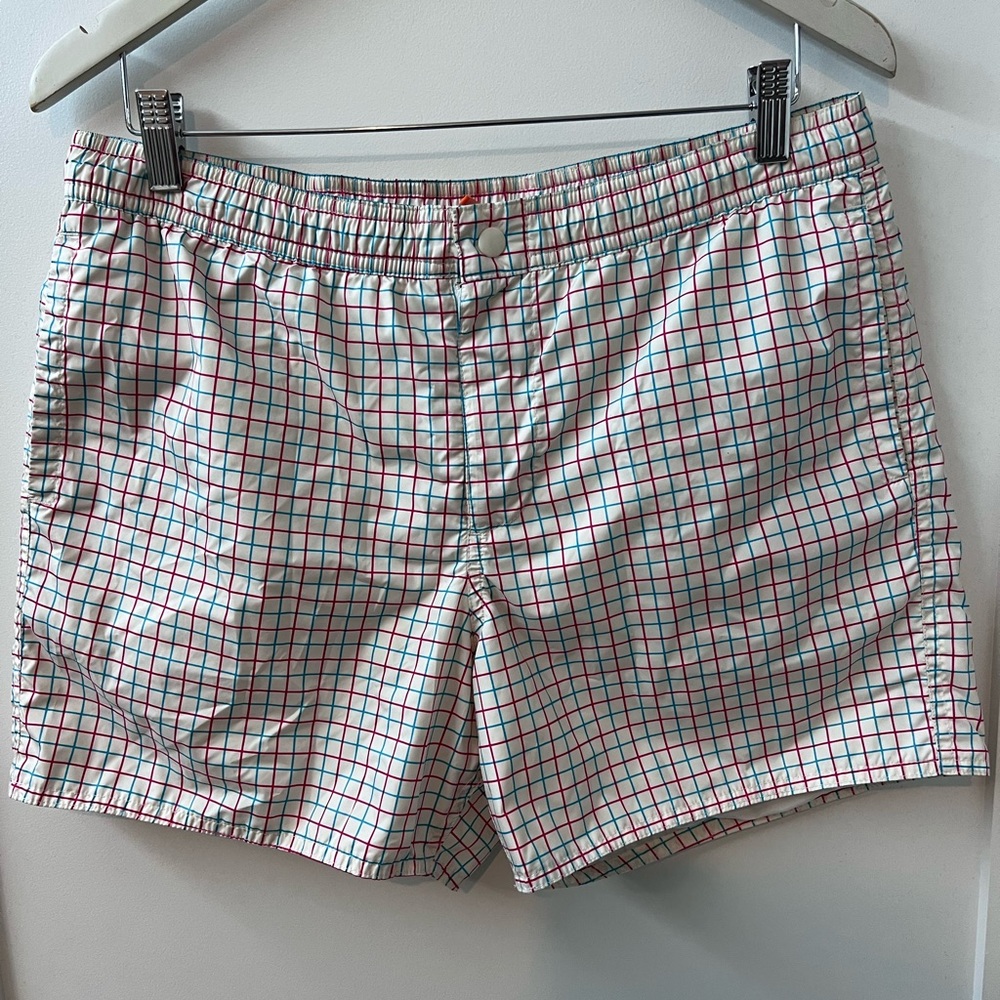 Men’s Joe Fresh swimming trucks. Size medium. With pockets in front and back.